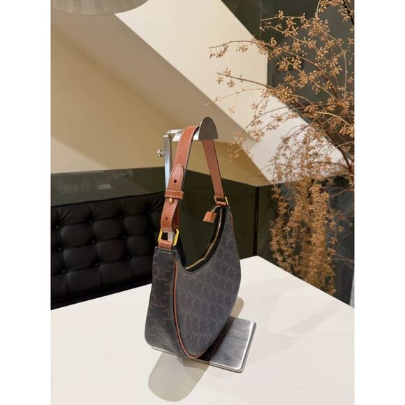 Celine Women Pre-Loved Bag Very Good Condition - Picture 2 of 9